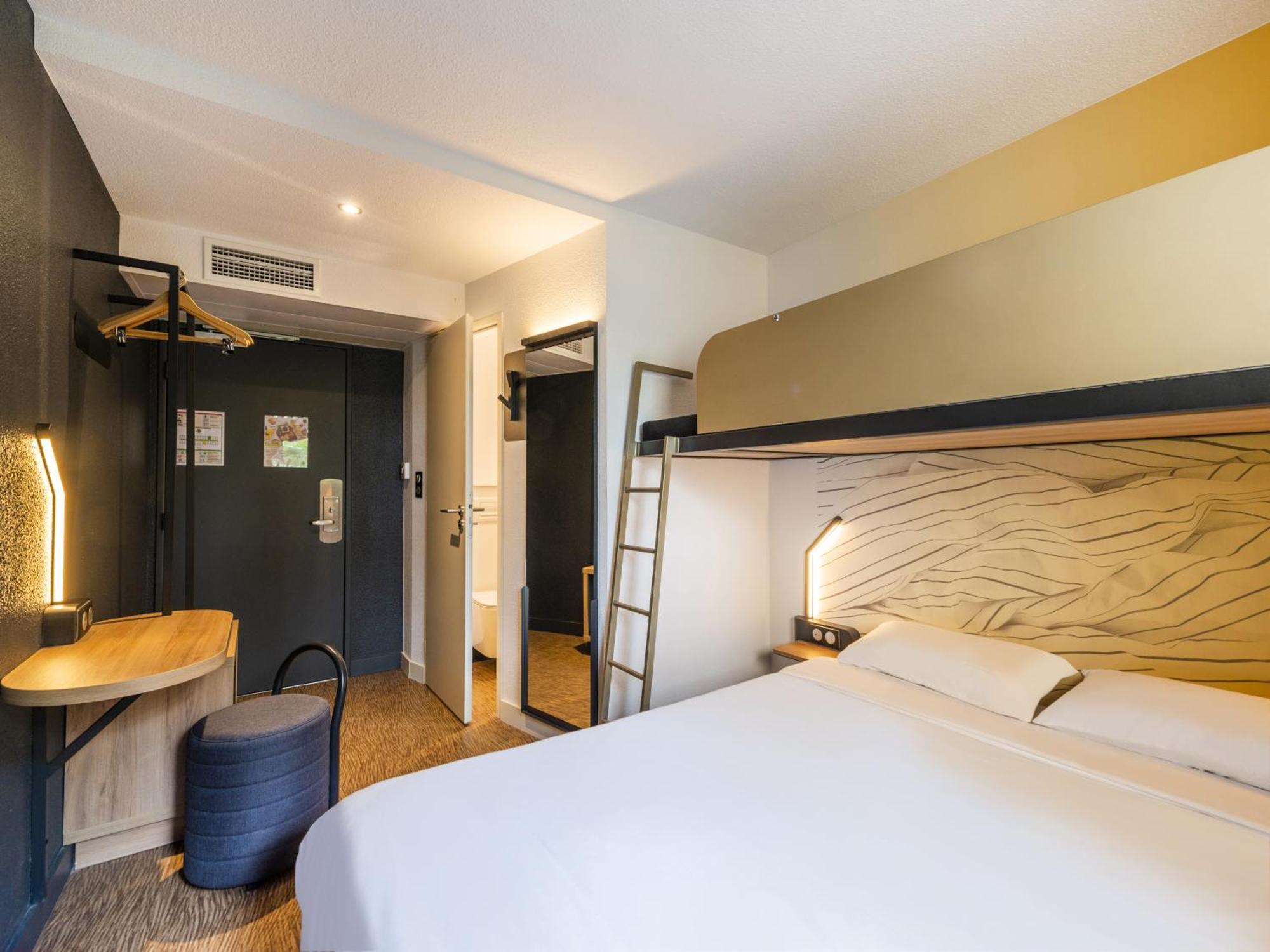 B&B Hotel Cholet Nord Екстериор снимка