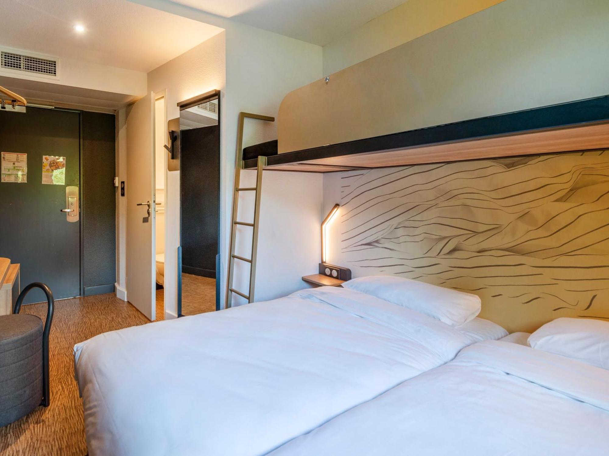 B&B Hotel Cholet Nord Екстериор снимка