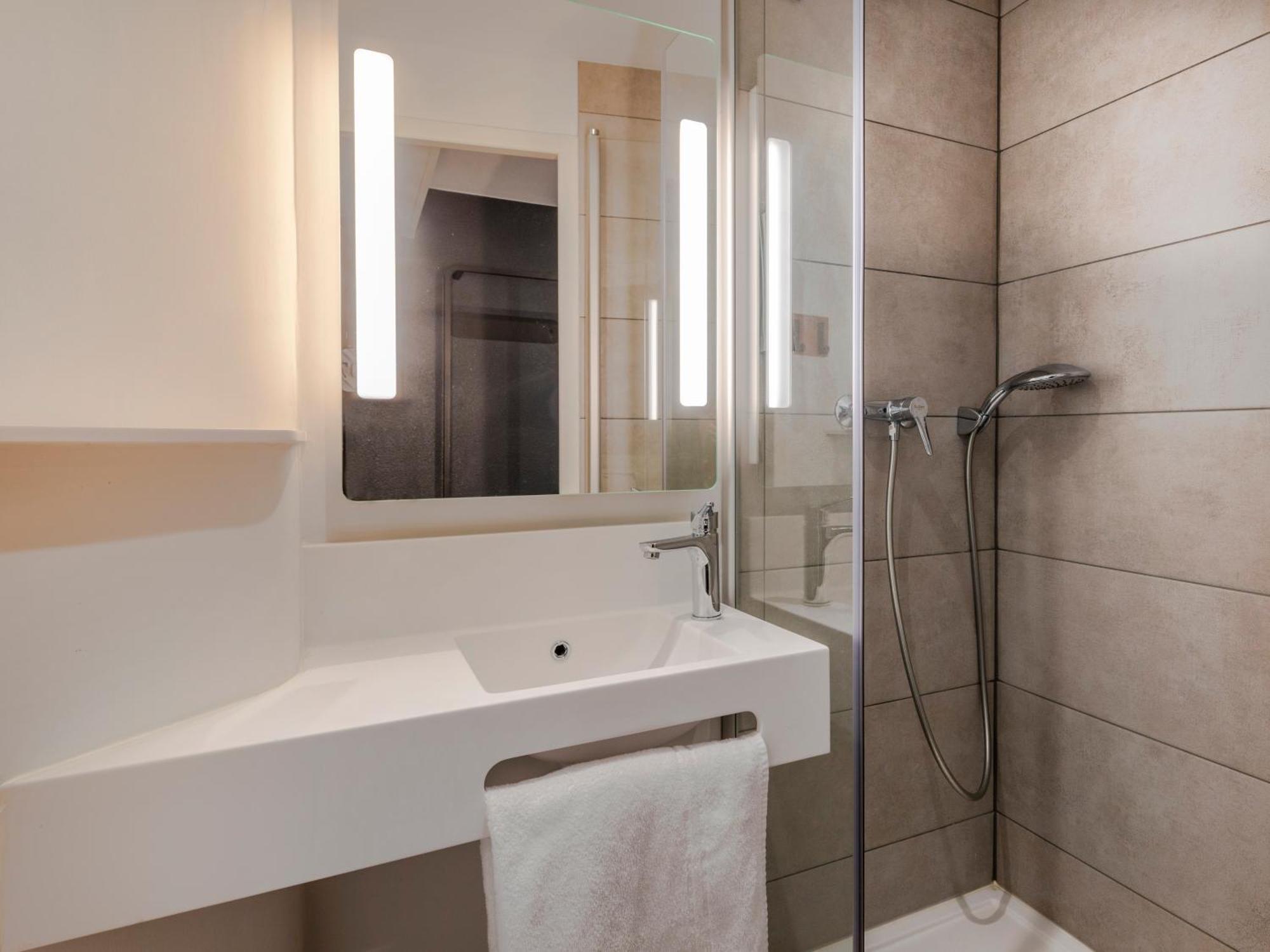 B&B Hotel Cholet Nord Екстериор снимка