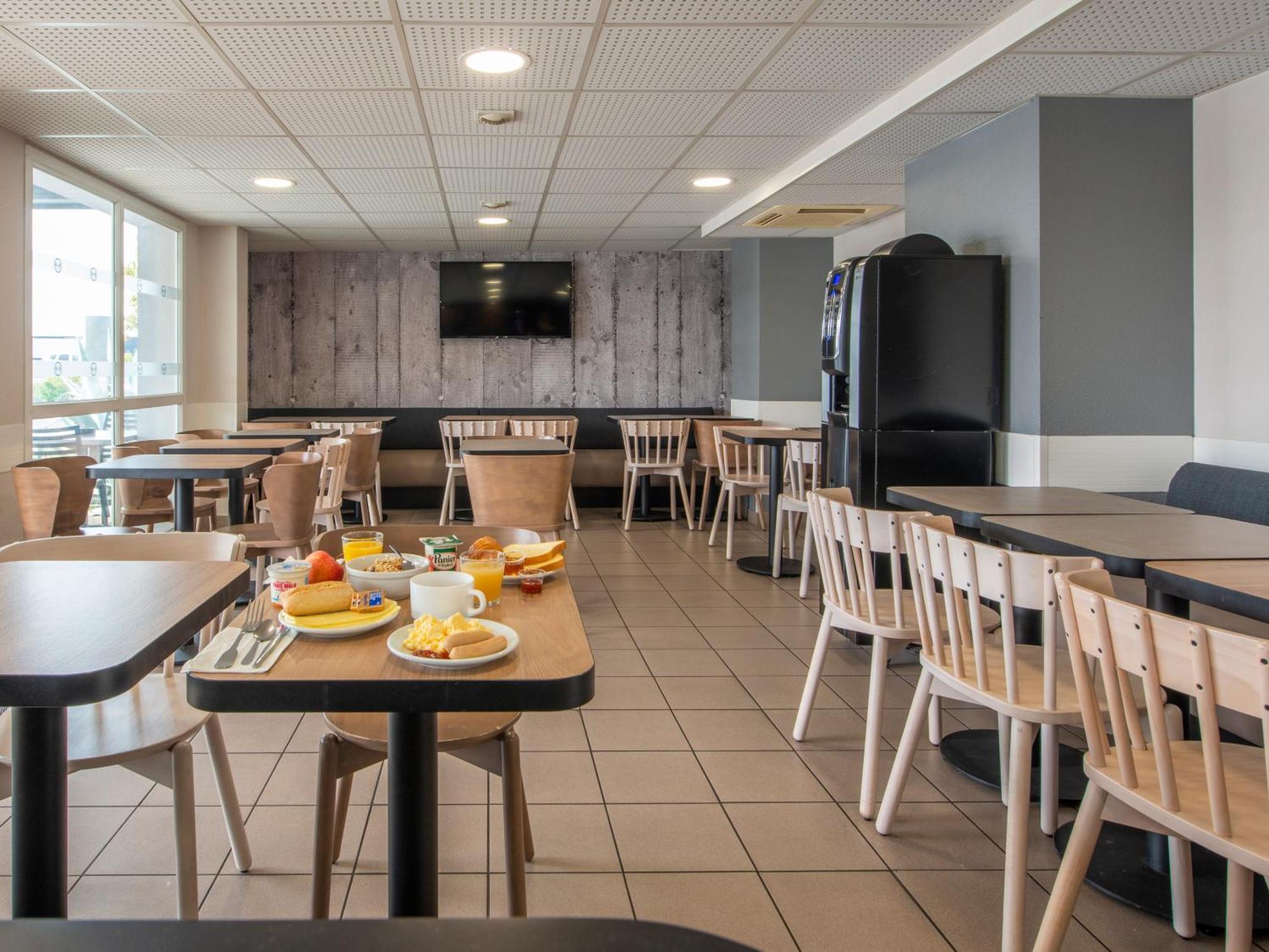 B&B Hotel Cholet Nord Екстериор снимка