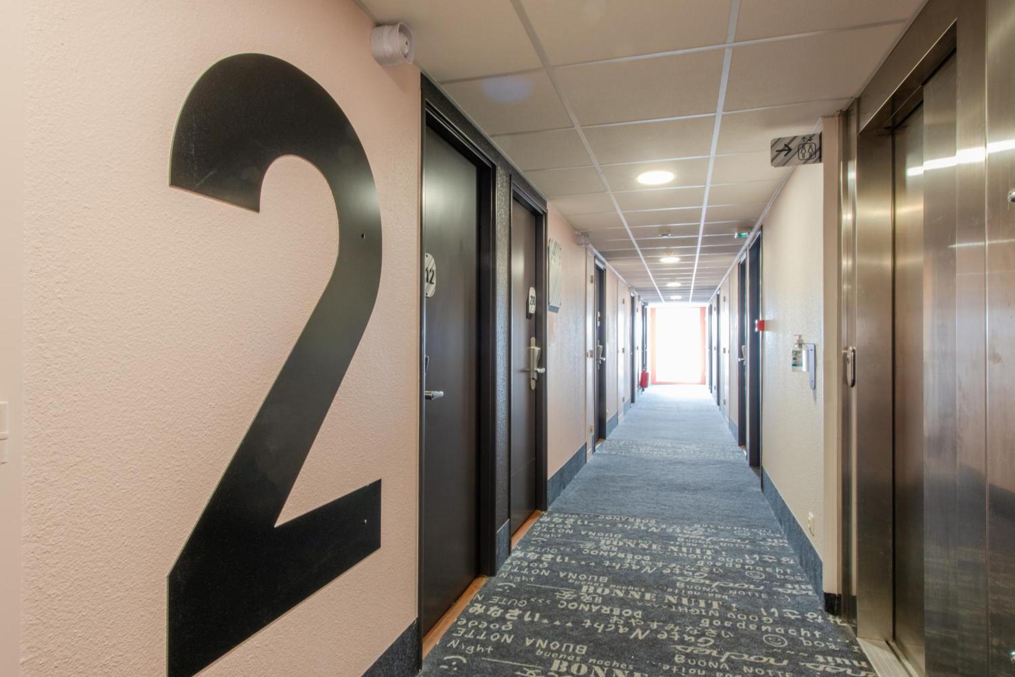 B&B Hotel Cholet Nord Екстериор снимка
