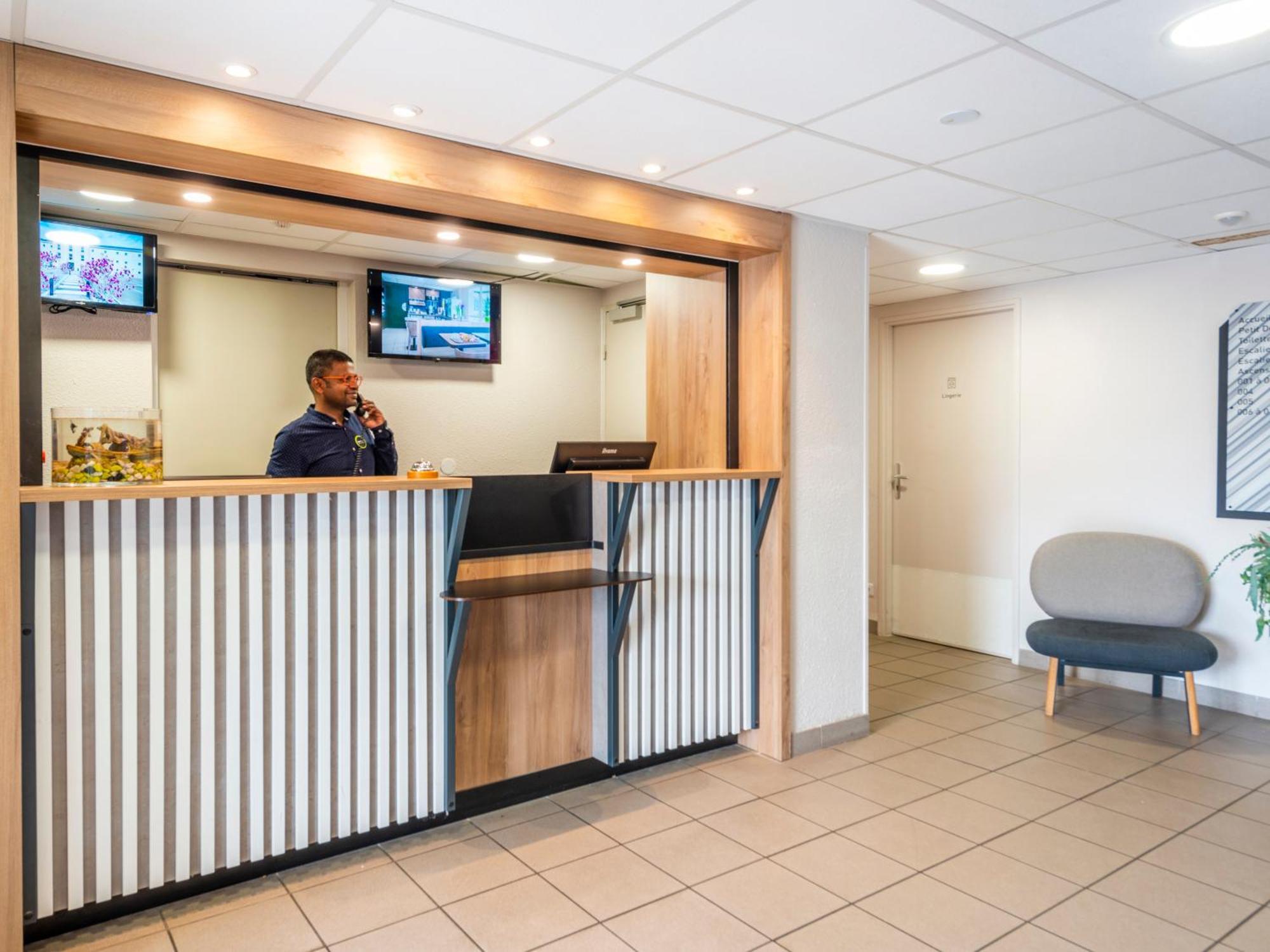 B&B Hotel Cholet Nord Екстериор снимка