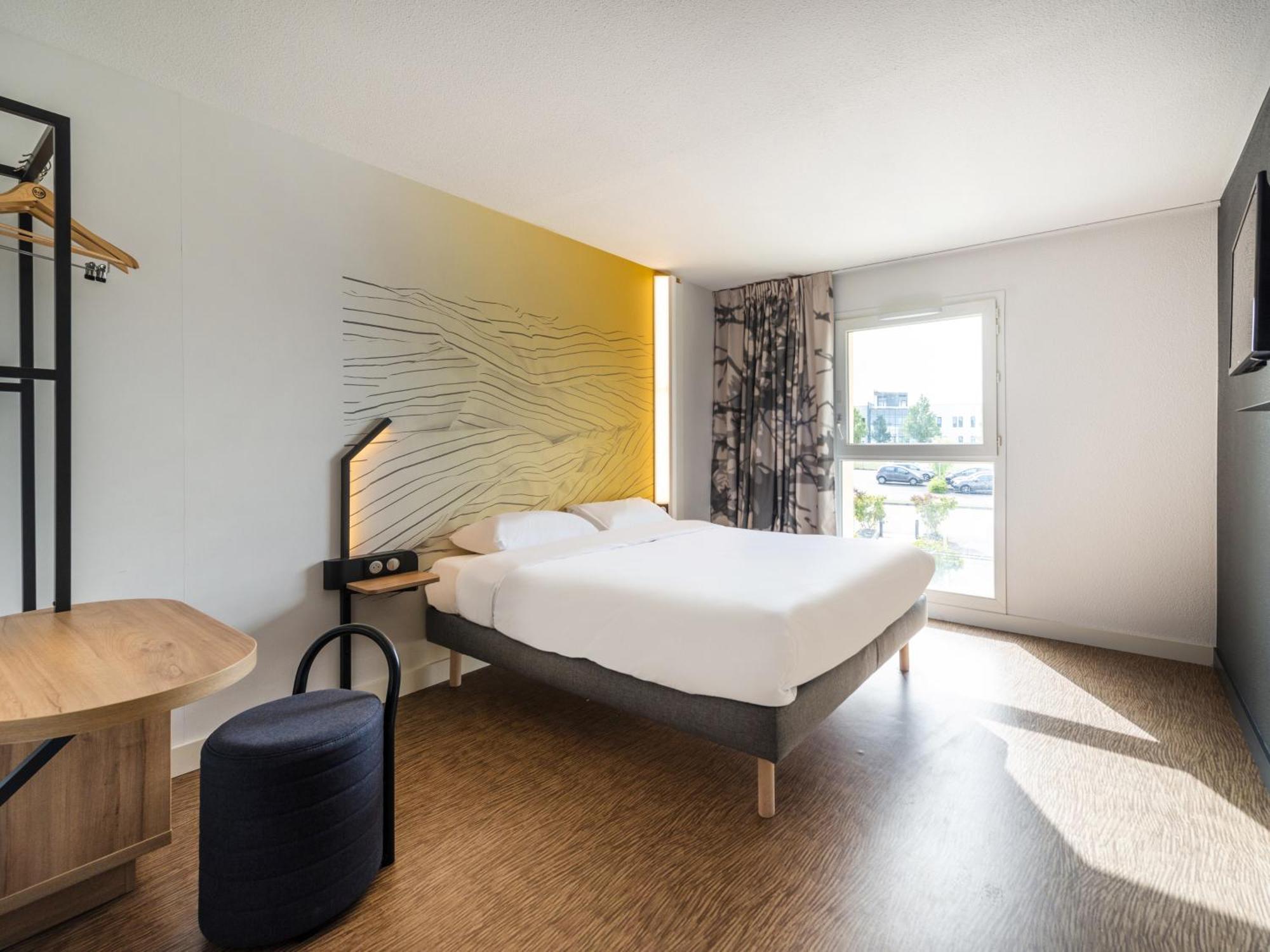 B&B Hotel Cholet Nord Екстериор снимка