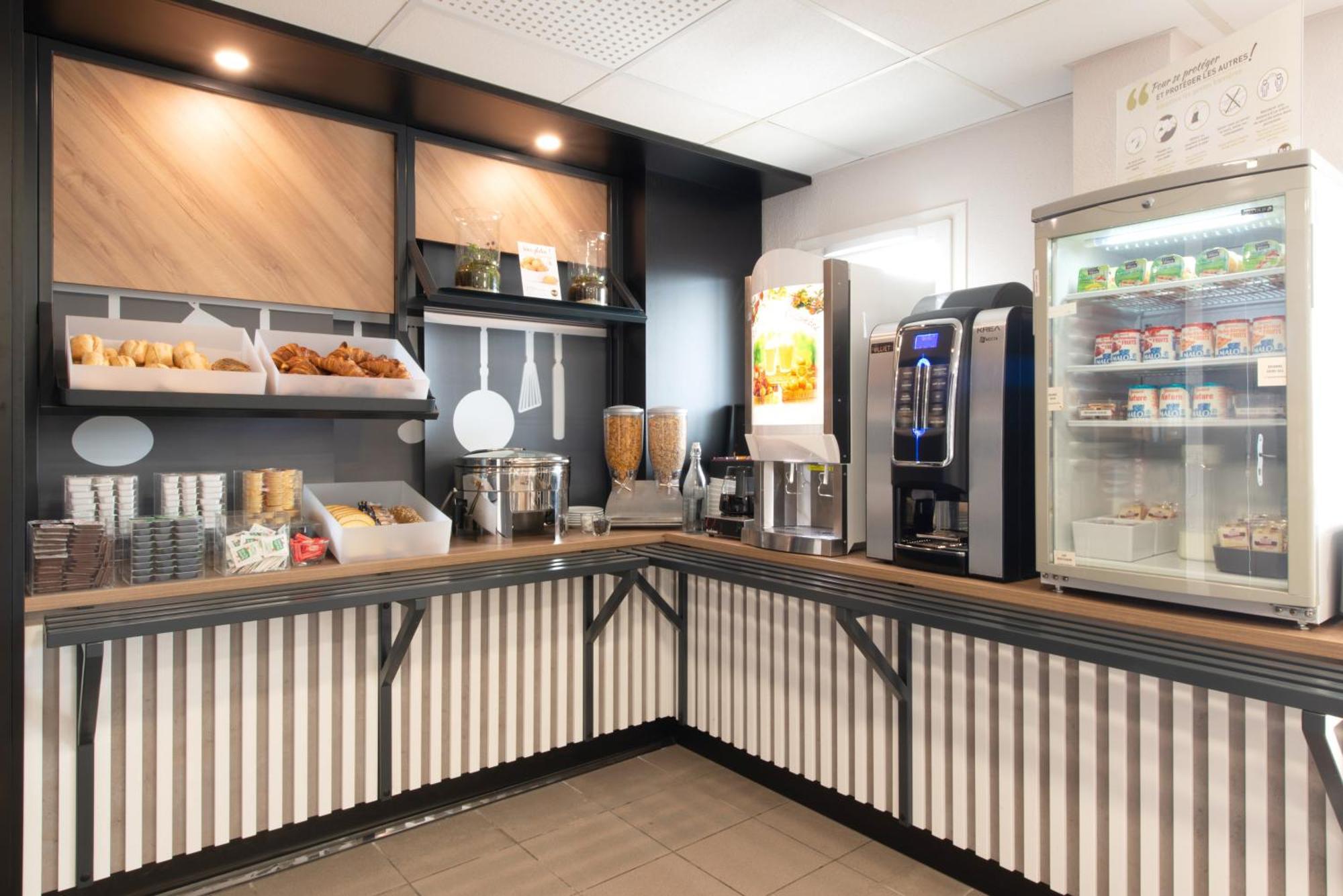 B&B Hotel Cholet Nord Екстериор снимка