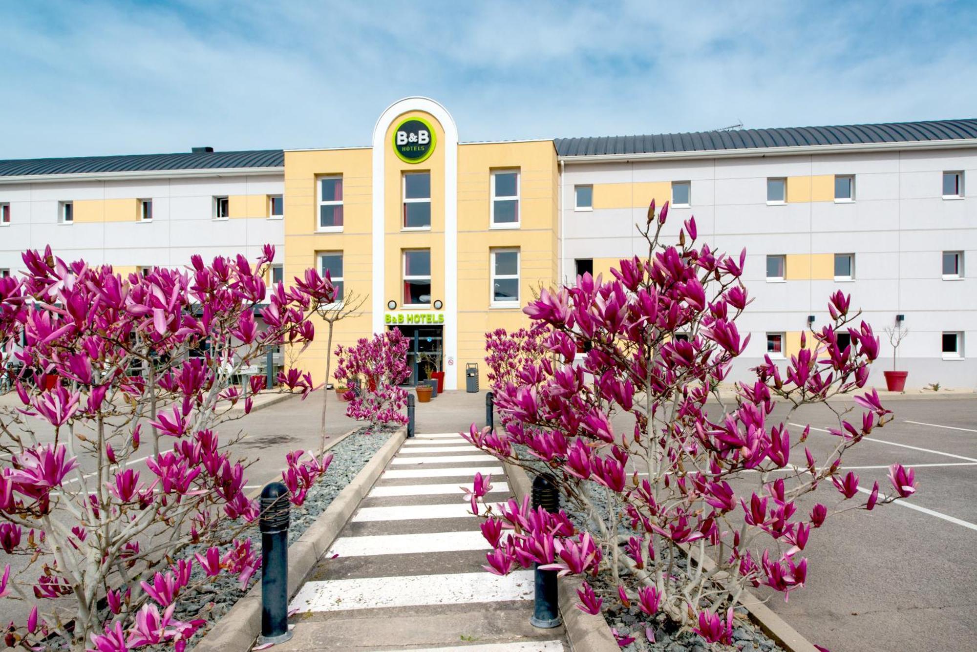 B&B Hotel Cholet Nord Екстериор снимка