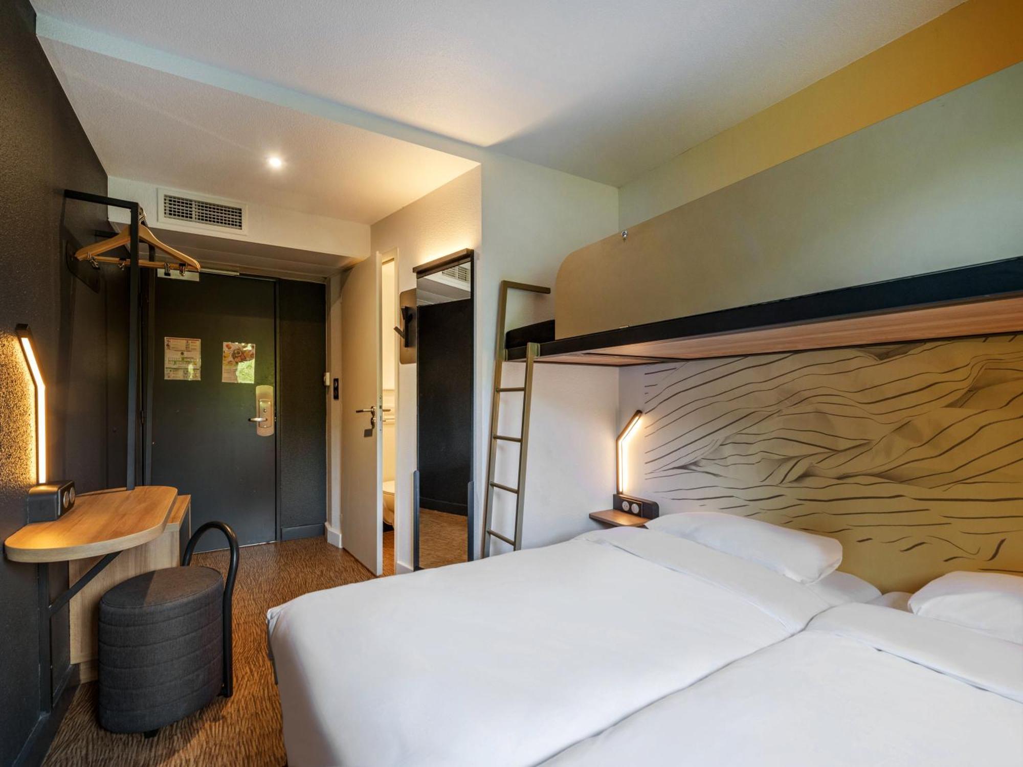 B&B Hotel Cholet Nord Екстериор снимка