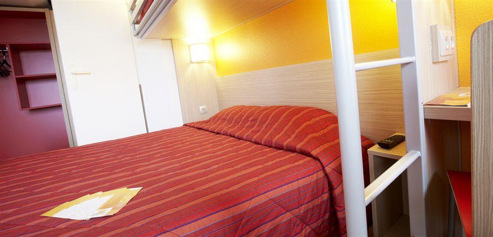 B&B Hotel Cholet Nord Екстериор снимка