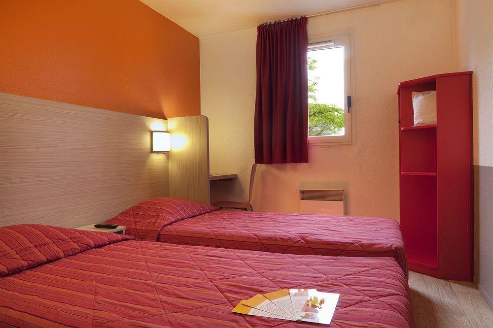 B&B Hotel Cholet Nord Екстериор снимка