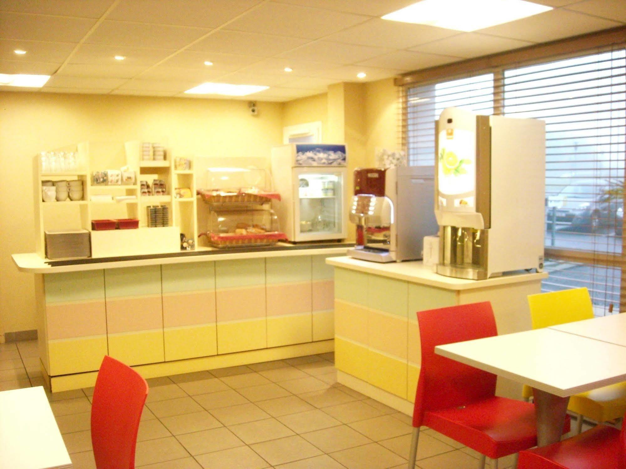 B&B Hotel Cholet Nord Екстериор снимка